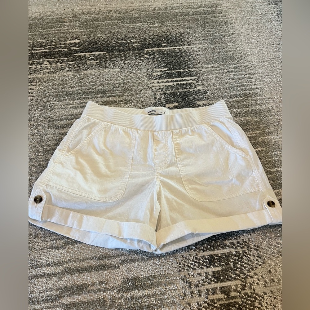Sonoma White Cargo Shorts Casual Comfort